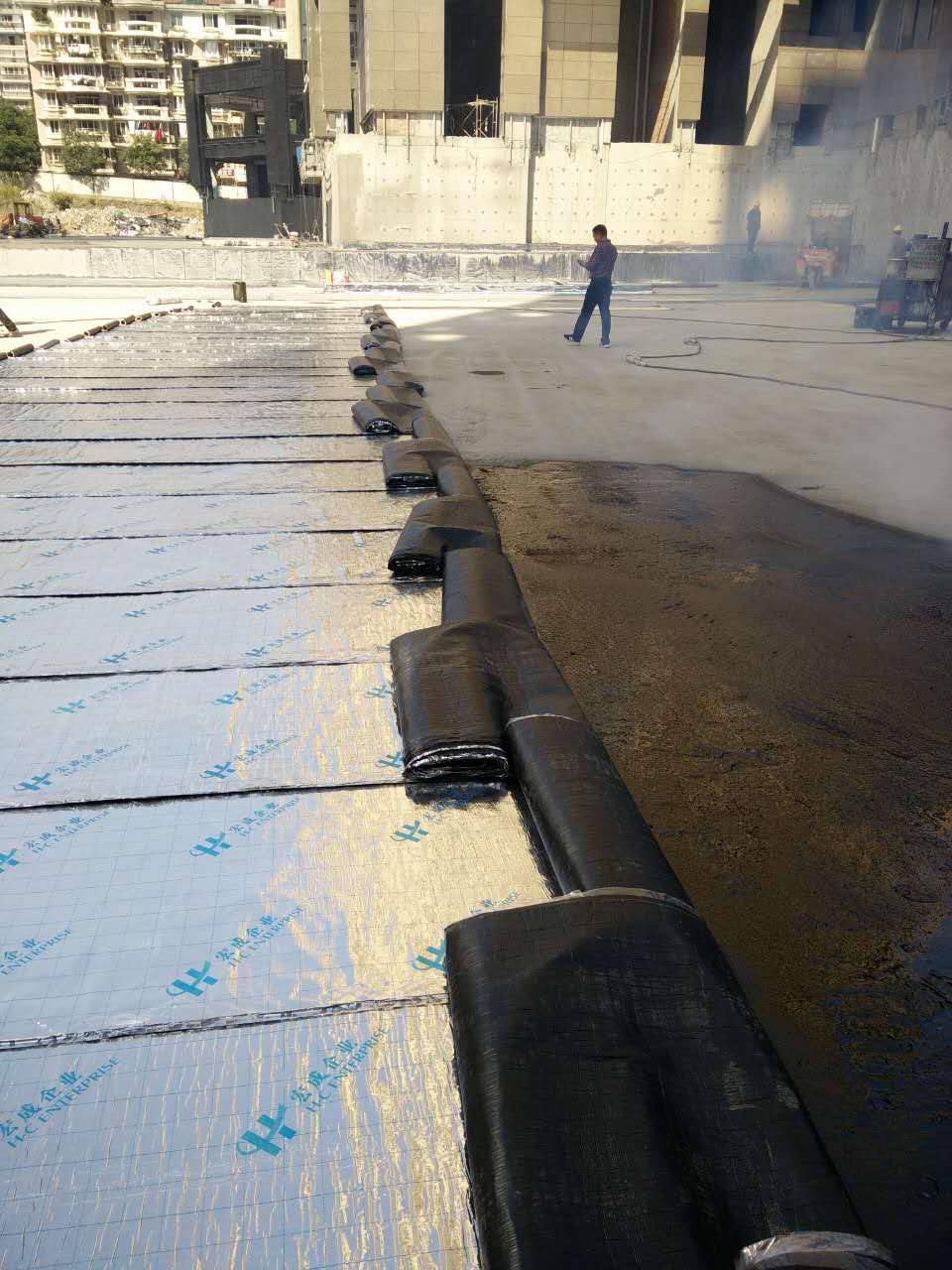 防水卷材施工